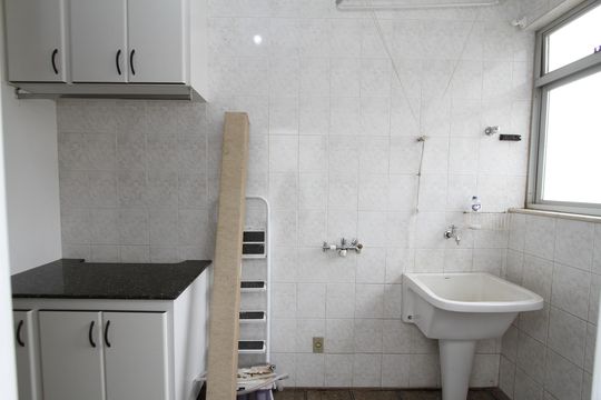 Área de Serviço de apartamento para alugar com 3 quartos, 122m² em Buritis, Belo Horizonte