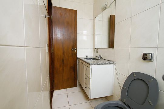 Banheiro da Suíte de apartamento para alugar com 3 quartos, 122m² em Buritis, Belo Horizonte
