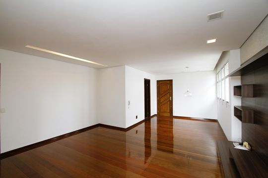 Apartamento para alugar com 3 quartos, 122m² em Buritis, Belo Horizonte