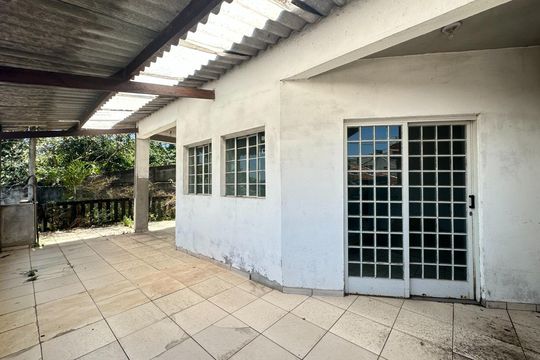 Área externa de casa à venda com 2 quartos, 175m² em Jardim Thelma, São Bernardo do Campo