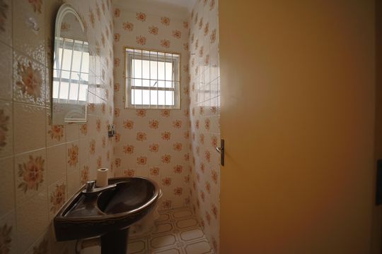 Lavabo de casa à venda com 3 quartos, 129m² em Jardim Hercilia, São Paulo
