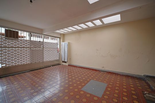 Garagem de casa à venda com 3 quartos, 129m² em Jardim Hercilia, São Paulo