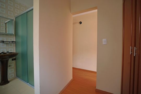Closet do quarto 1 de casa à venda com 3 quartos, 129m² em Jardim Hercilia, São Paulo