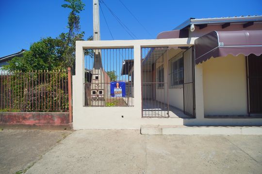 Fachada de casa para alugar com 2 quartos, 42m² em Vicentina, São Leopoldo