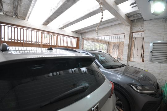Garagem de casa à venda com 2 quartos, 130m² em Vila Medeiros, São Paulo