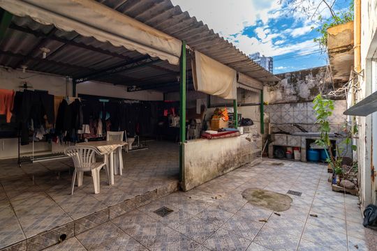 Quintal de casa para alugar com 3 quartos, 620m² em Vila Vitorio Mazzei, São Paulo
