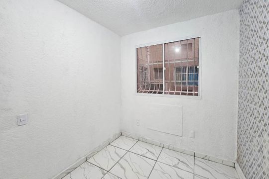 Quarto 2 de apartamento para alugar com 2 quartos, 44m² em Campo Grande, Rio de Janeiro