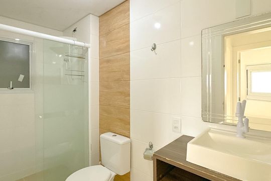 Banheiro da Suíte de apartamento para alugar com 3 quartos, 84m² em Areias, São José