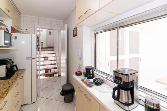 Cozinha de casa de condomínio à venda com 2 quartos, 168m² em Jardim Consorcio, São Paulo