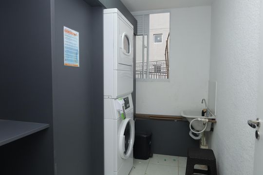Área comum - Lavanderia de apartamento para alugar com 2 quartos, 42m² em Fazenda Caguaçu, São Paulo