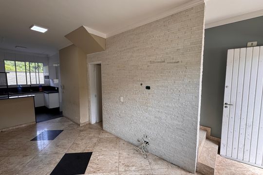 Casa de Condomínio para alugar com 2 quartos, 65m² em Colinas de Cotia, Cotia