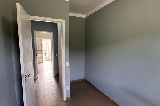 Casa de Condomínio para alugar com 2 quartos, 65m² em Colinas de Cotia, Cotia