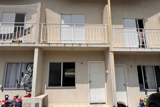 Casa de Condomínio para alugar com 2 quartos, 65m² em Colinas de Cotia, Cotia