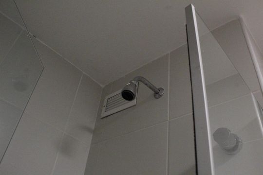 Banheiro Social de apartamento para alugar com 3 quartos, 76m² em Barra Olímpica, Rio de Janeiro