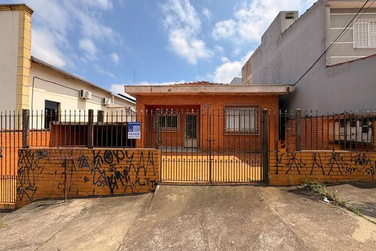 Fachada + plaquinha FADD-446 de casa à venda com 2 quartos, 90m² em Jardim Ana Maria, Santo André