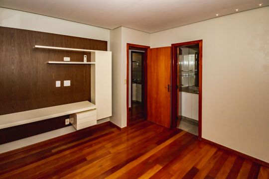 Quarto 3 de apartamento para alugar com 3 quartos, 140m² em Ouro Preto, Belo Horizonte