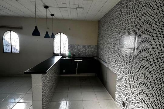 Cozinha de casa para alugar com 1 quarto, 60m² em Tribobó, São Gonçalo