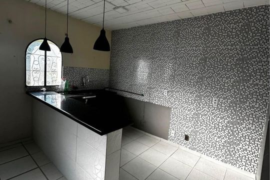 Cozinha de casa para alugar com 1 quarto, 60m² em Tribobó, São Gonçalo