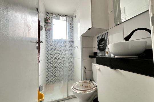 Banheiro de apartamento para alugar com 2 quartos, 44m² em Anil, Rio de Janeiro