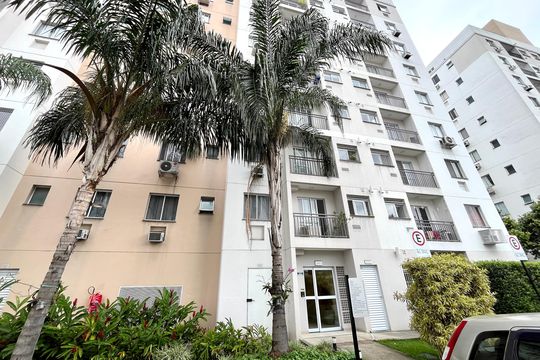 Fachada do bloco de apartamento para alugar com 2 quartos, 44m² em Anil, Rio de Janeiro