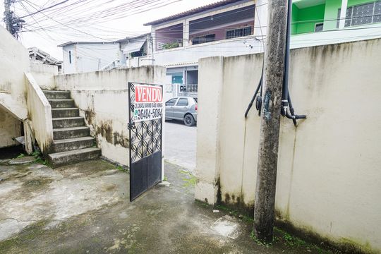Quintal de casa à venda com 5 quartos, 182m² em Campo Grande, Rio de Janeiro