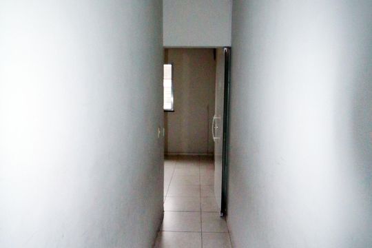 Corredor de apartamento para alugar com 2 quartos, 105m² em Brás de Pina, Rio de Janeiro