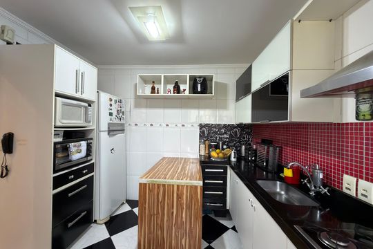 Cozinha e Área de Serviço de apartamento à venda com 2 quartos, 55m² em Baeta Neves, São Bernardo do Campo