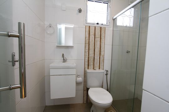 Banheiro da Suíte de apartamento para alugar com 3 quartos, 100m² em Nova Suíça, Belo Horizonte