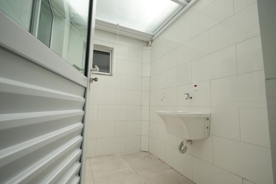 Área de Serviço de apartamento para alugar com 2 quartos, 50m² em Vila Curuçá, Santo André