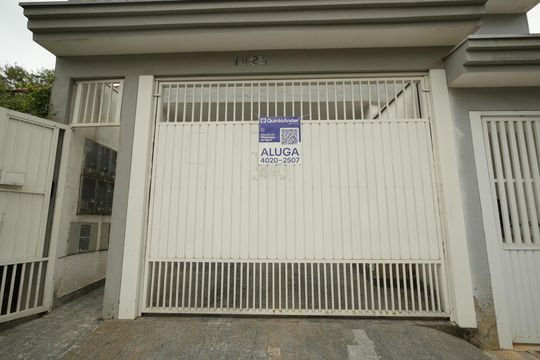 Placa de apartamento para alugar com 2 quartos, 50m² em Vila Curuçá, Santo André