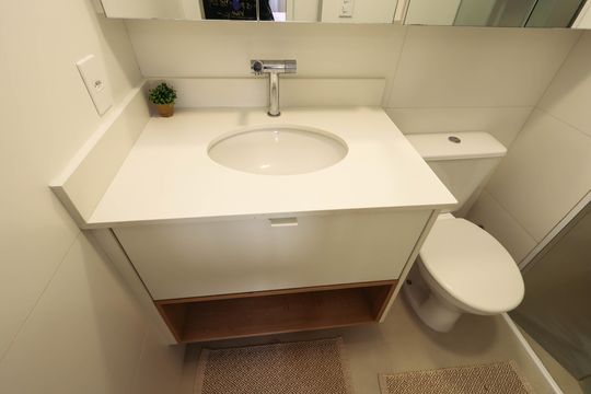 Banheiro de kitnet/studio para alugar com 1 quarto, 37m² em Liberdade, São Paulo