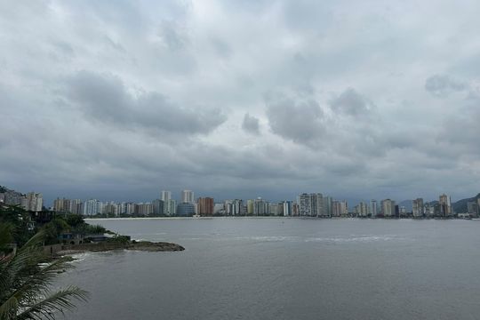 Vista da Sacada de casa para alugar com 3 quartos, 520m² em Parque Prainha, São Vicente