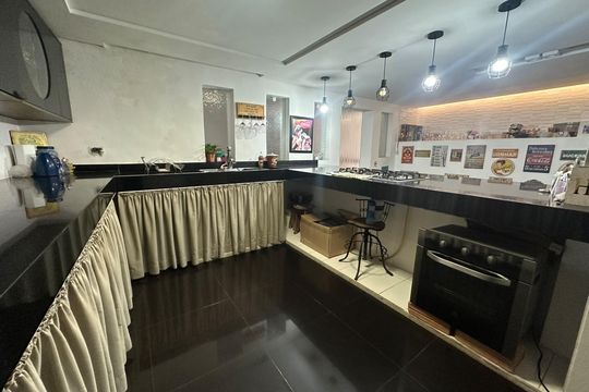 Cozinha de casa para alugar com 3 quartos, 520m² em Parque Prainha, São Vicente