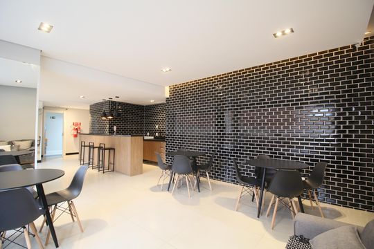 Apartamento para alugar com 2 quartos, 43m² em Jardim Tres Irmaos, Taboão da Serra