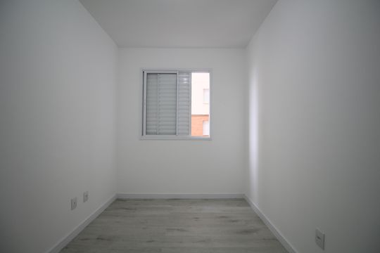 Apartamento para alugar com 2 quartos, 43m² em Jardim Tres Irmaos, Taboão da Serra