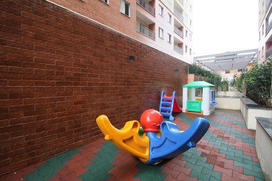 Apartamento para alugar com 2 quartos, 43m² em Jardim Tres Irmaos, Taboão da Serra