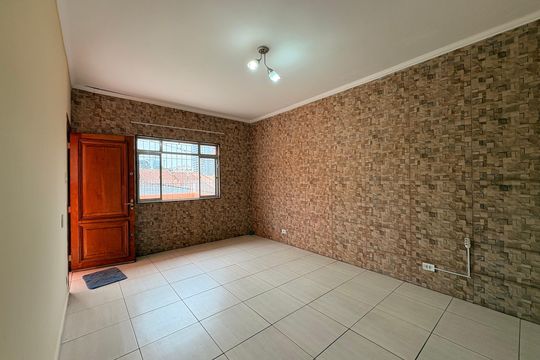 Casa para alugar com 3 quartos, 150m² em Vila Dirce, Mauá