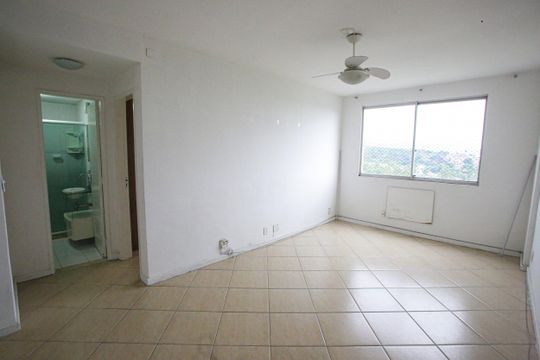 Sala de apartamento à venda com 1 quarto, 49m² em Pechincha, Rio de Janeiro