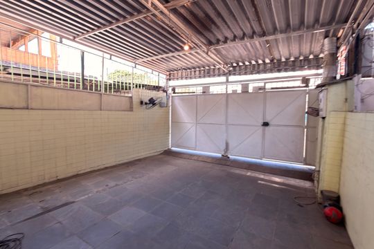 Garagem de casa para alugar com 2 quartos, 100m² em Parque Lafaiete, Duque de Caxias