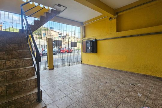 Garagem de casa para alugar com 2 quartos, 60m² em Limoeiro, São Paulo