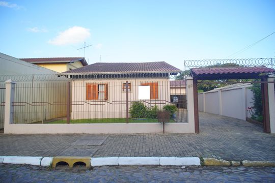 Fachada de casa à venda com 2 quartos, 230m² em Campina, São Leopoldo
