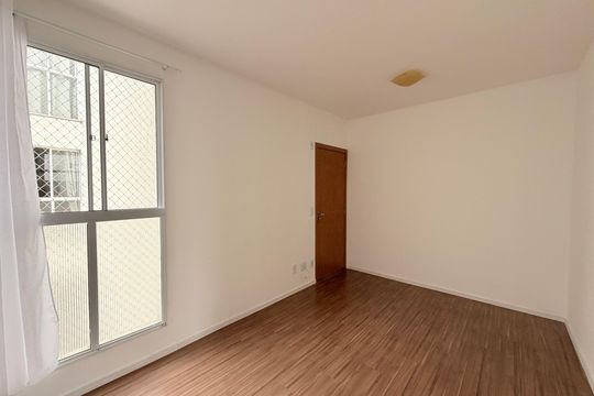 Sala de apartamento para alugar com 2 quartos, 45m² em Poste, Jundiaí
