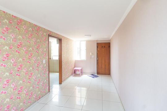 Sala de apartamento para alugar com 2 quartos, 50m² em Conjunto Habitacional Presidente Castelo Branco, Carapicuíba