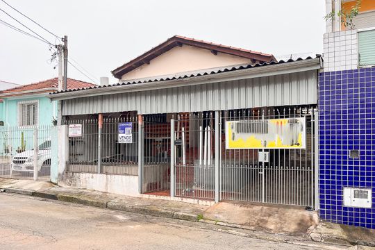 Fachada + plaquinha de casa à venda com 2 quartos, 160m² em Rudge Ramos, São Bernardo do Campo