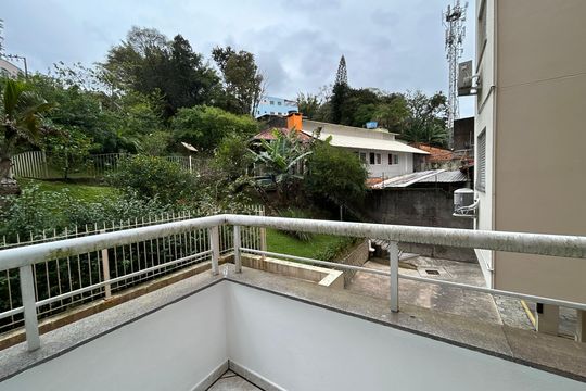 Suíte varanda  de apartamento para alugar com 3 quartos, 108m² em Pantanal, Florianópolis