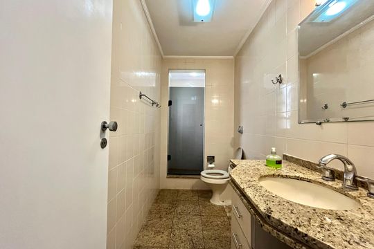 Banheiro Corredor de apartamento à venda com 3 quartos, 134m² em Vila Monte Alegre, São Paulo