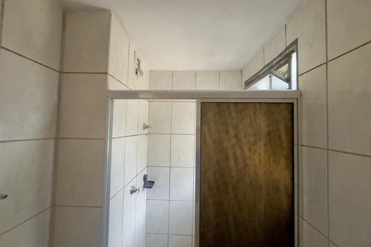 Banheiro de apartamento para alugar com 2 quartos, 52m² em Jardim Santo Expedito, Guarulhos