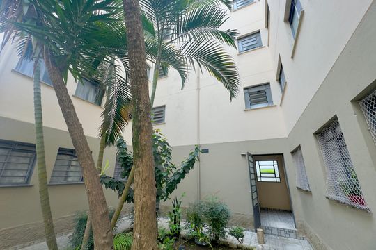 Fachada do bloco de apartamento para alugar com 2 quartos, 52m² em Jardim Santo Expedito, Guarulhos