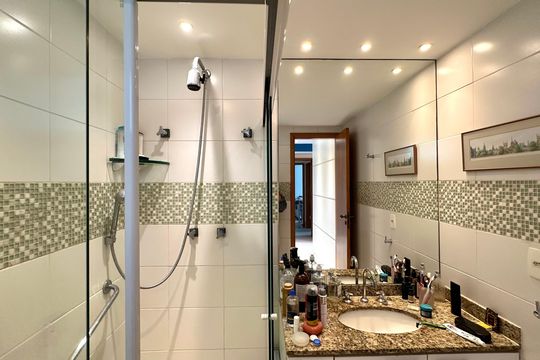 Banheiro Suíte 2 de apartamento à venda com 4 quartos, 197m² em Botafogo, Rio de Janeiro