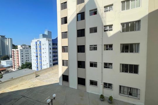 Vista da sala de apartamento à venda com 2 quartos, 52m² em Vila Indiana, São Paulo